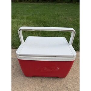 VTG IGLOO Red Island Breeze Cooler 9 Quarts 8 Liters 13 Cans